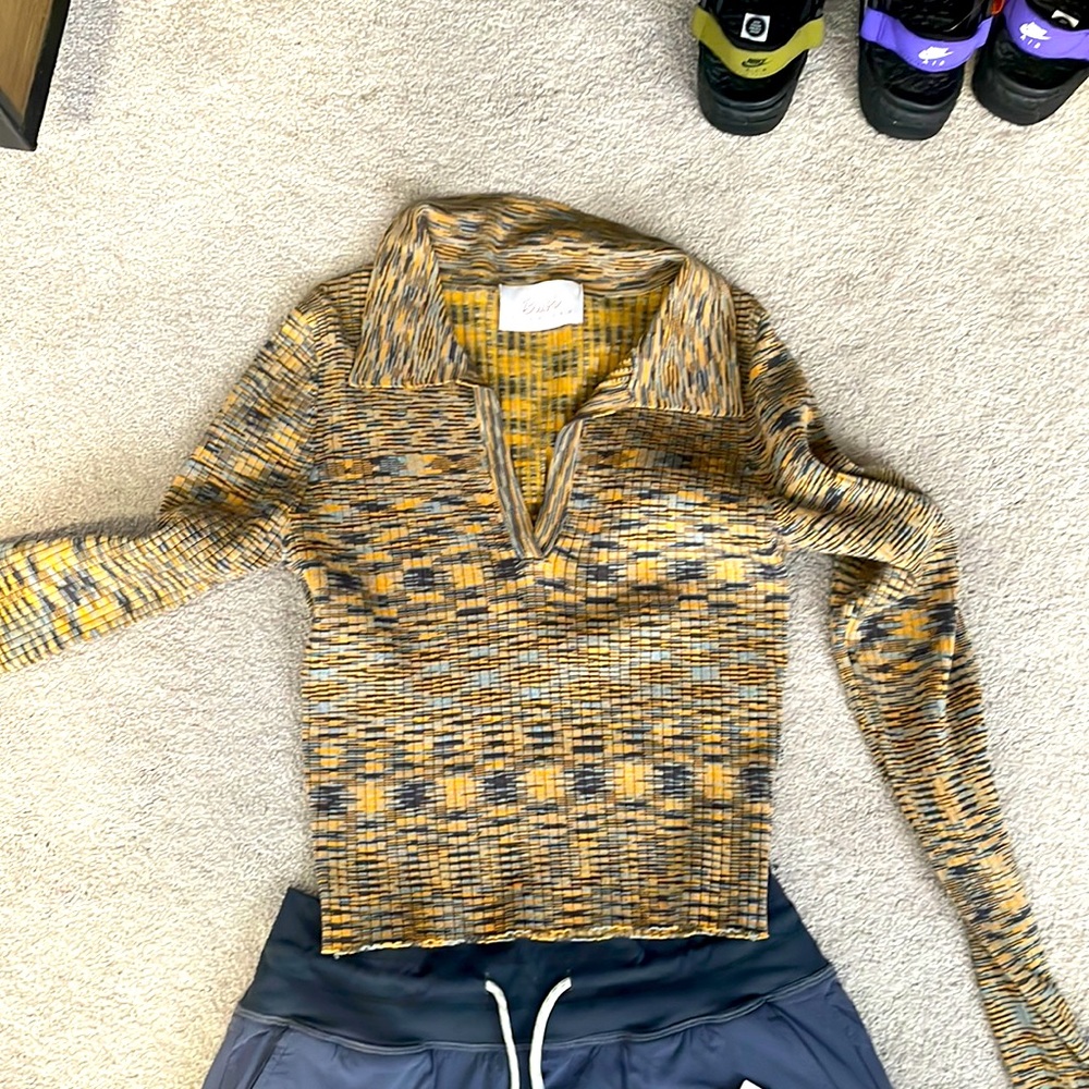 Crop collet stretch sweater new, never worn, from blush boutique in Nashville